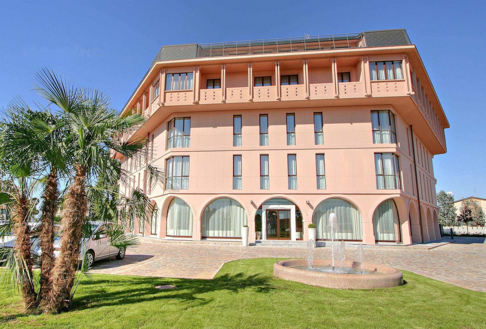 Hotel Habitat Giussano Exterior foto